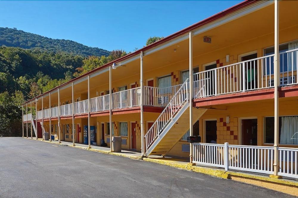 Econo Lodge Near Bluefield College Εξωτερικό φωτογραφία