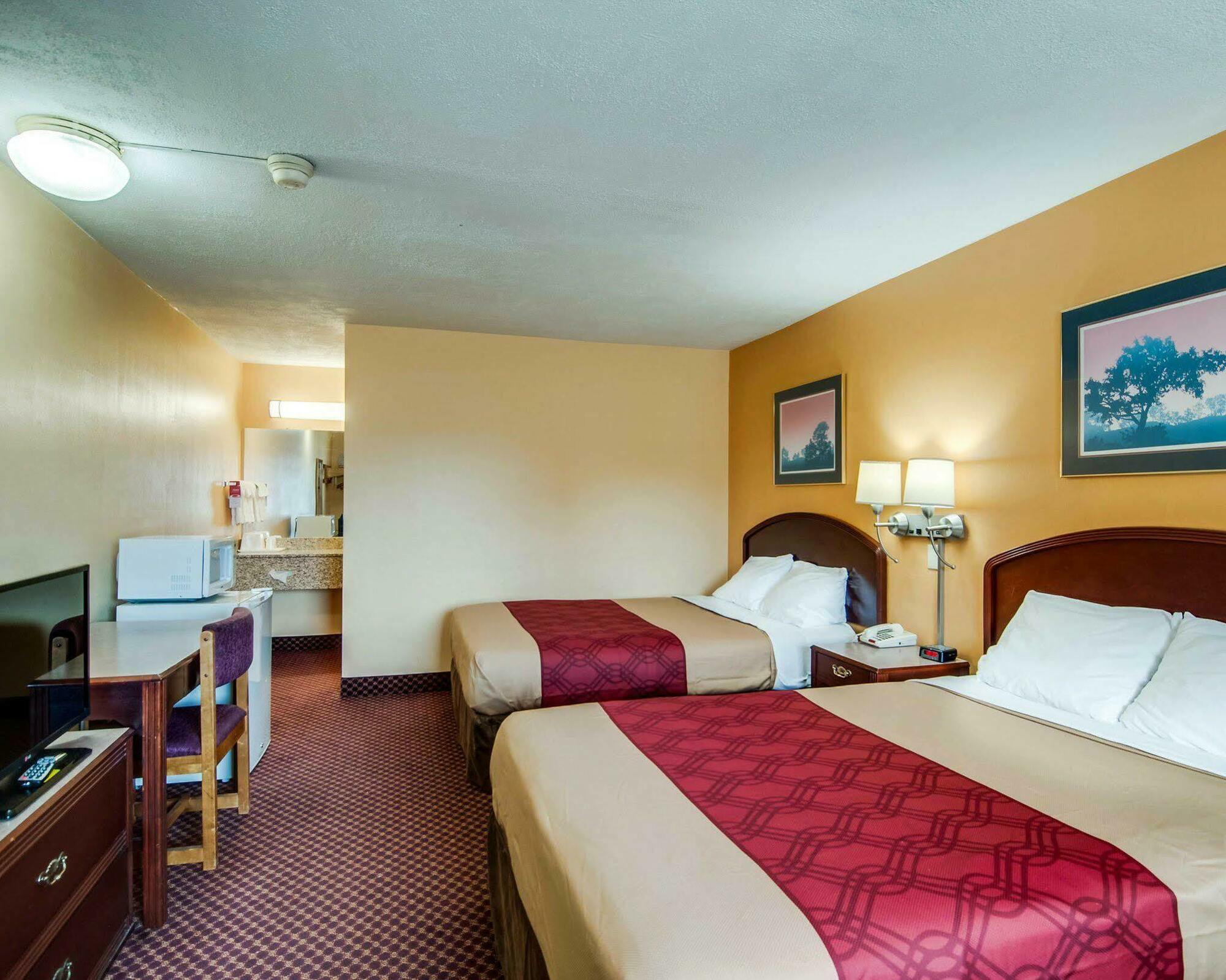 Econo Lodge Near Bluefield College Εξωτερικό φωτογραφία